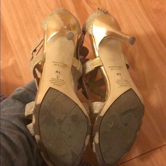 Gold heels - Picture 3 of 3